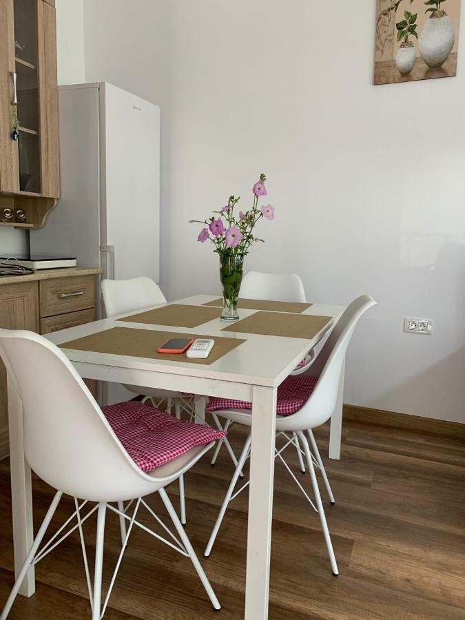 Zeino Place Apartment คอนสตันซา ภายนอก รูปภาพ